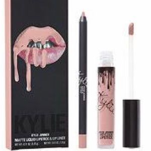 Kylie Cosmetics Bare Velvet Lip Kit